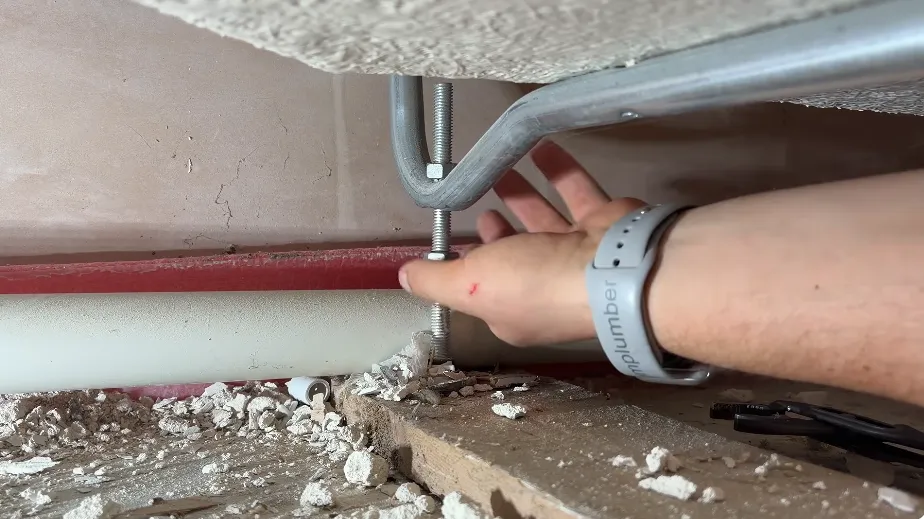 How Do Plumbers Find a Hidden Leak Without Digging? A Greenacres Guide